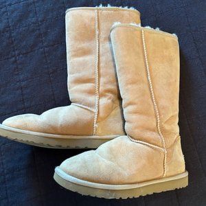 Uggs light tan, mid height, size 9